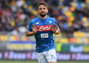 ITALIANO: Com golaços, Napoli vence Frosinone e fica perto de garantir 2º lugar