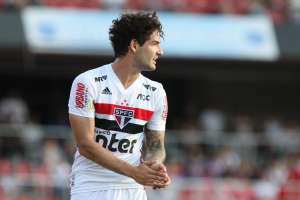 Pato repete roteiro da estreia de 2014 e quer jogar em outra posição no São Paulo