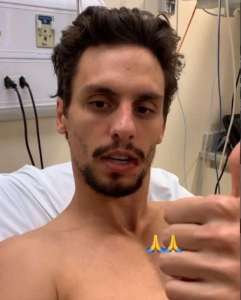 Após choque de cabeça, Rodrigo Caio tranquiliza a torcida do Fla: 'Foi só um cortezinho'