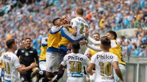 BRASILEIRÃO: Santos e Palmeiras estreiam com vitória; Corinthians tropeça