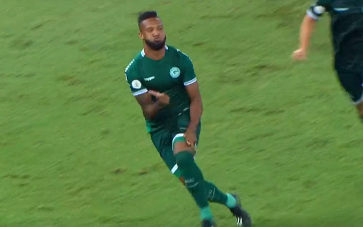 Rafael Vaz entrou no segundo tempo e marcou gol da vitória
