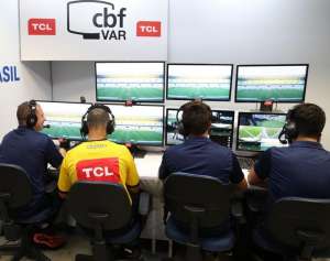 Principal novidade, VAR é protagonista na 1ª rodada do Brasileirão