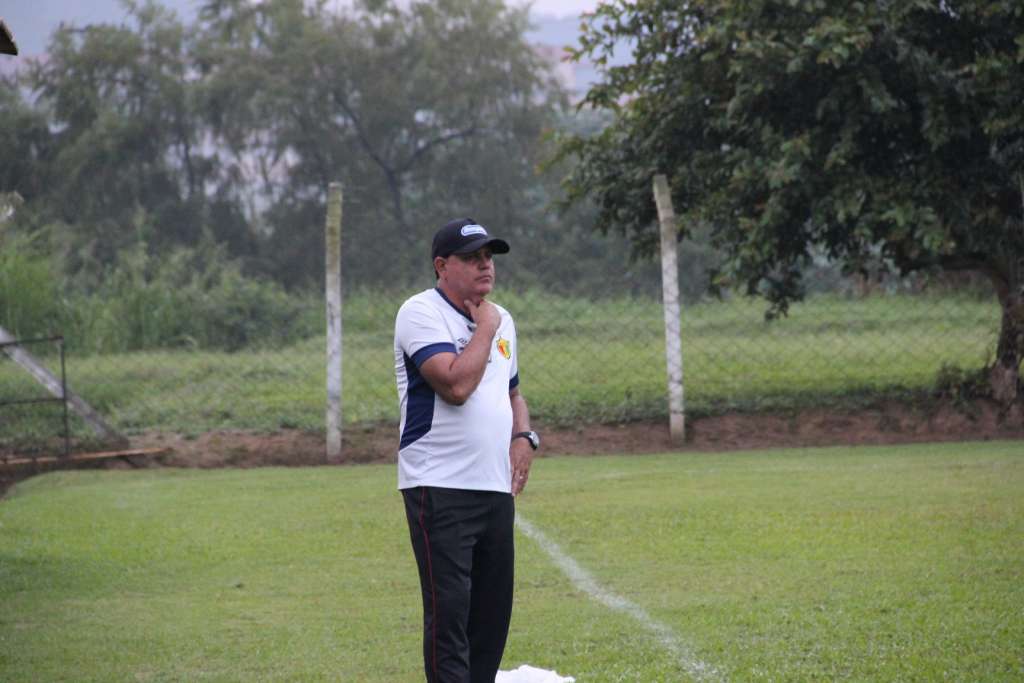 Waguinho Dias celebra bom desempenho antes de estreia na Série B