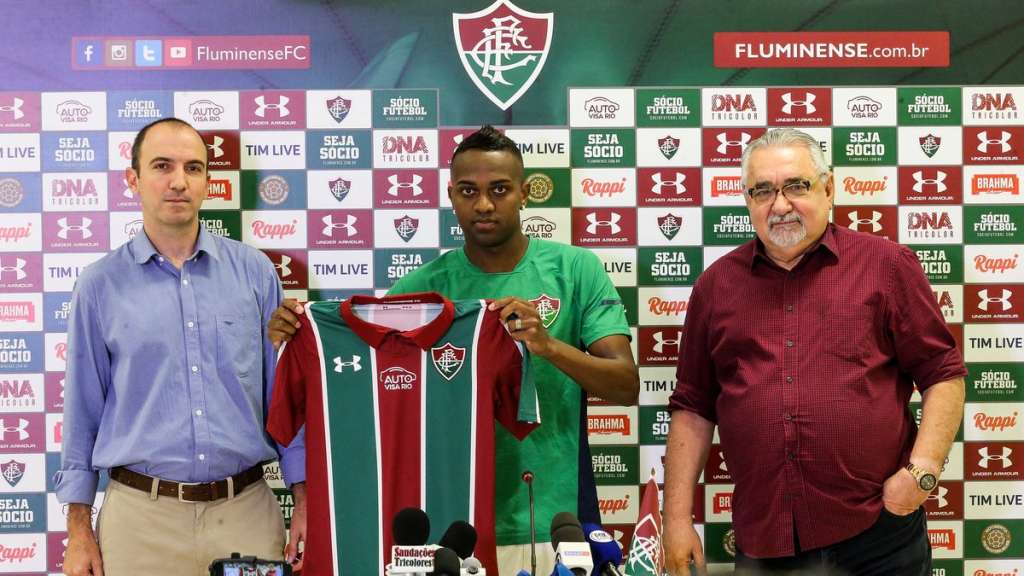 Kelvin agradece oportunidade dada pelo Fluminense: 'Maior desafio da carreira'
