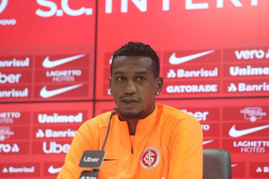 Edenilson acredita em Flamengo 'cansado', mas pede atenção máxima do Inter