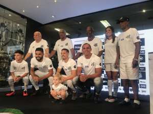 Com vídeo de Pelé e homenagem a time de 1964, Santos apresenta nova camisa branca