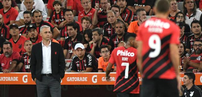 Sem Camacho, Athletico-PR tenta ampliar bom início contra o Fortaleza