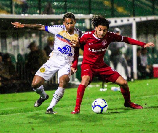 Inter recebe o Flamengo na primeira das três 'finais' consecutivas no Brasileiro