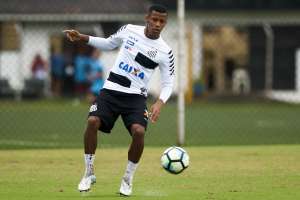 Chapecoense acerta contratação de atacante do Santos
