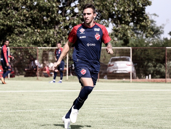 Pouco aproveitado no Corinthians, meia é emprestado para time da Série B