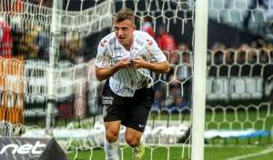 Carlos Augusto comemora primeiro gol pelo Corinthians: 'Vai ficar marcado'