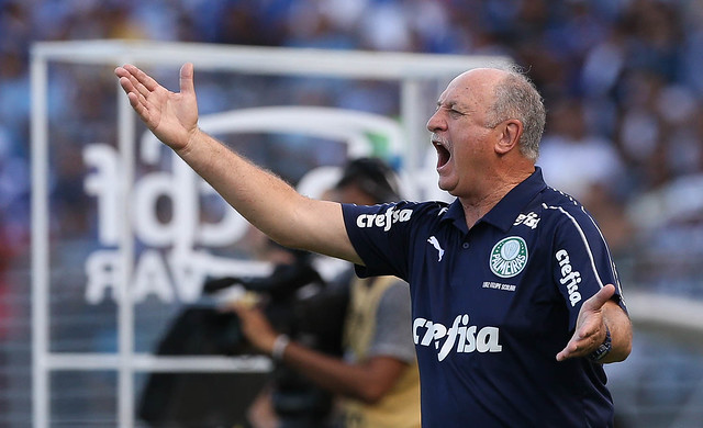 Felipão se irrita com gol de empate contra Palmeiras e faz elogios ao CSA