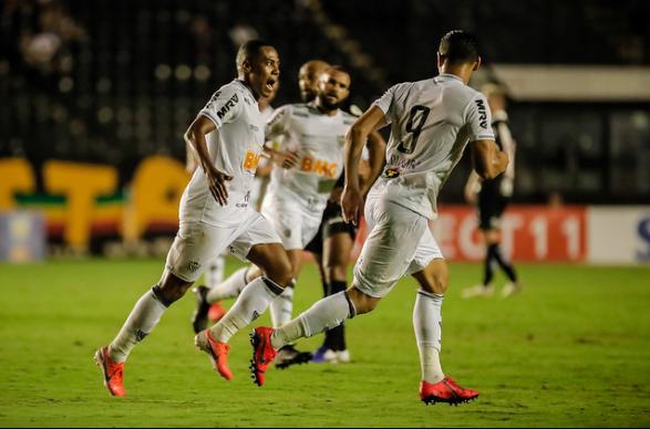 Elias mostra alívio com fim de ‘momento difícil’ com segunda vitória seguida do Galo