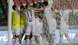 Vasco 1 x 2 Atlético-MG - Com golaço de Chará no fim, Galo vence no Rio