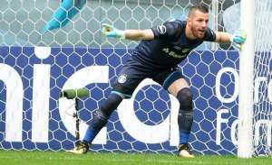 Goleiro diz que Grêmio recuar e cedeu empate ao Avaí