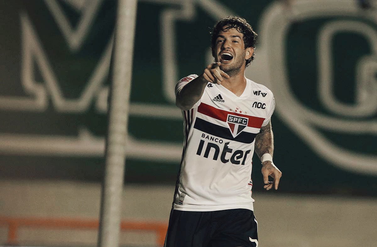 Após primeiro gol em sua volta, Pato aprova nova função no São Paulo