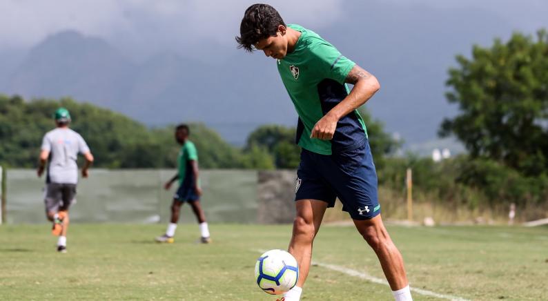 Em busca da 1º vitória no Brasileirão, Fluminense desafia Santos na Vila Belmiro