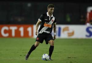 Após derrota, Cláudio Winck cobra reação do Vasco contra o Corinthians