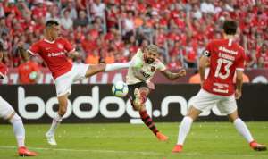 Flamengo treina no CT do Grêmio e Abel cogita time alternativo contra o São Paulo