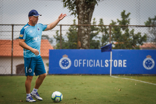 ‘Cruzeiro deu uma relaxadinha após o título do Estadual’, admite Mano