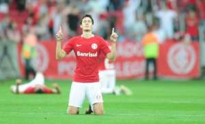 Rodrigo Dourado não treina e vira dúvida no Inter para encarar o Palmeiras