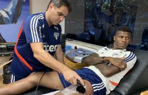 Contundido, Arboleda desfalca o São Paulo na partida com o Flamengo