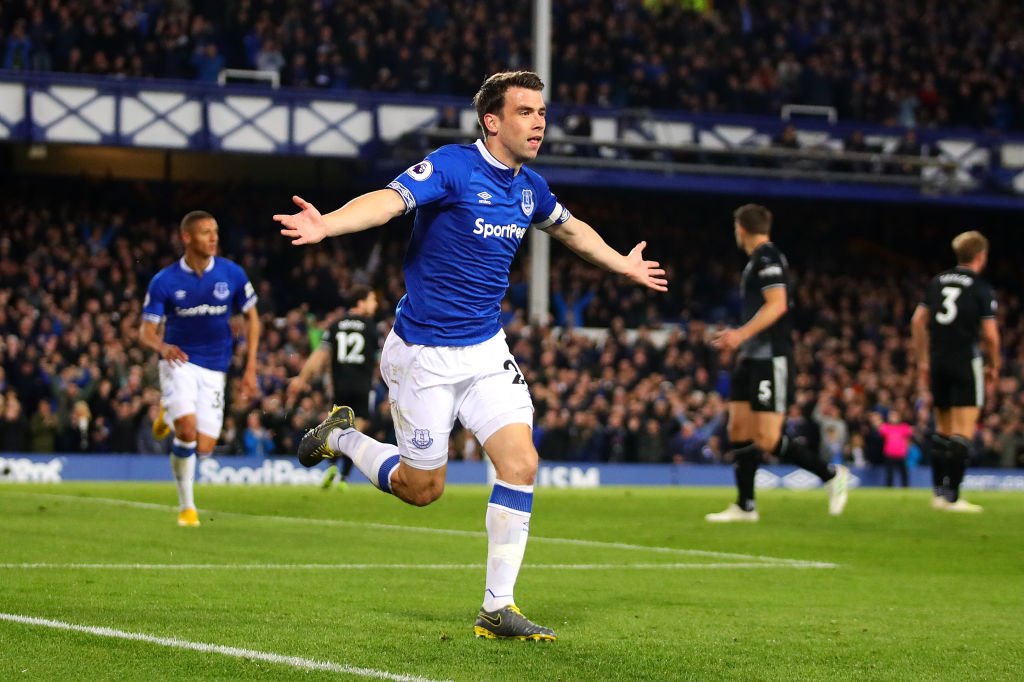 INGLÊS: No adeus à torcida, Everton vence e segue na briga pela Liga Europa