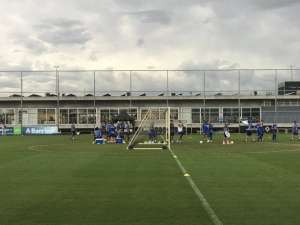 Kannemann volta a treinar no Grêmio, mas Geromel é ausência e Renato faz mistério