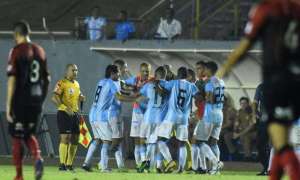 Londrina 1 x 0 Brasil-RS - Sem Dagoberto, Tubarão vence e segue 100% na Série B