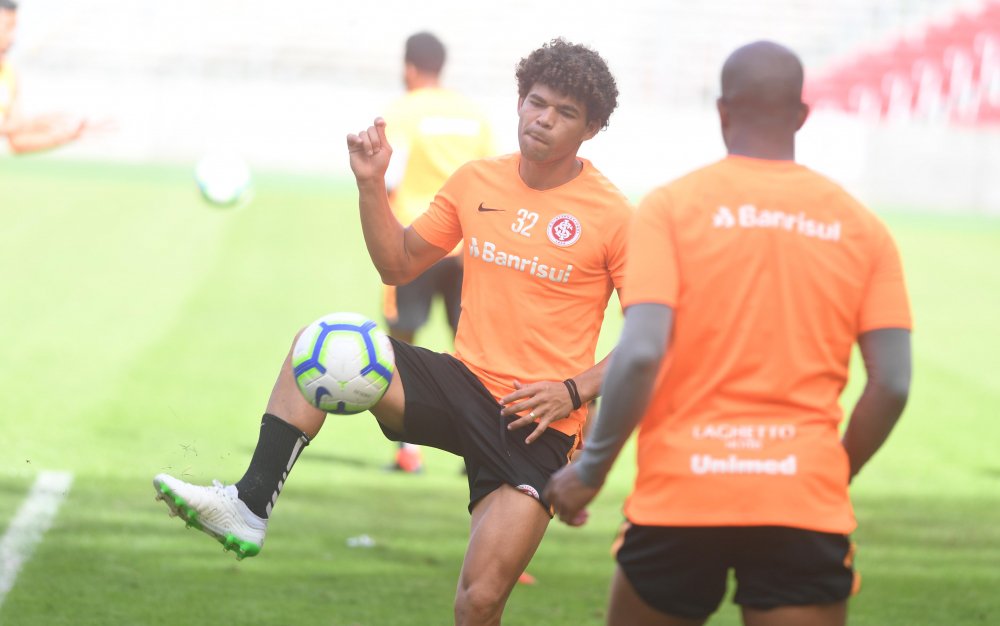 Com dúvidas no meio, Inter encara o Palmeiras em busca da 1ª vitória fora de casa