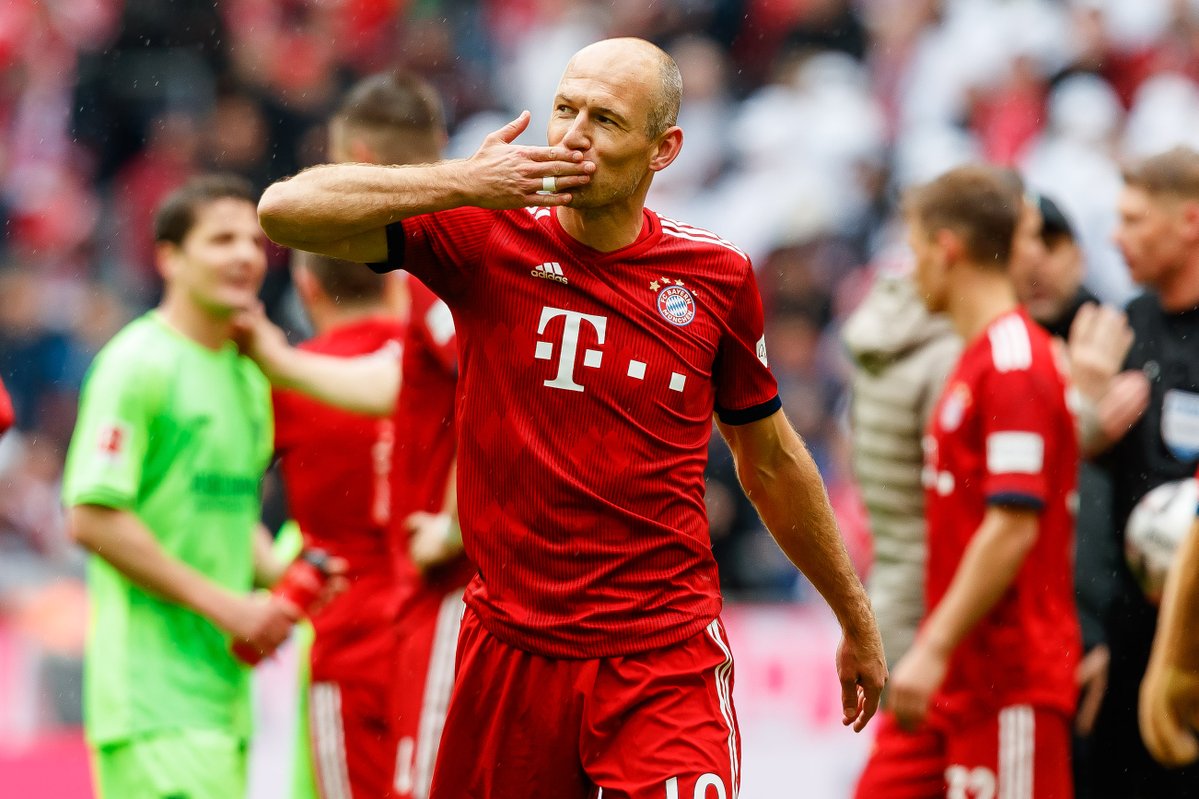 ALEMÃO: Bayern vence lanterna Hannover em casa e assegura liderança
