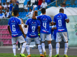 Vitória-ES 2 x 0 Sobradinho-DF - Valdir Bigode, ex-Vasco, estreia com o pé direiro na D