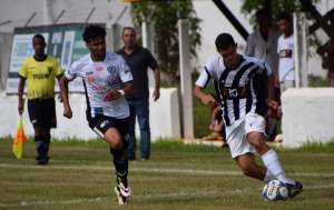 Corumbaense-MS 3 x 2 Palmas-TO - Galo cede empate duas vezes, mas vence na estreia