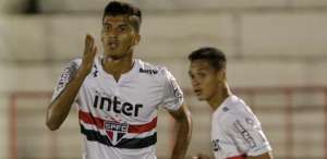 Com sucesso na base, São Paulo prepara safra de zagueiros