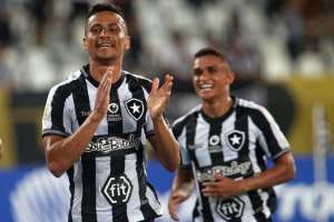 Tentando evitar 'bobeada', Botafogo recebe Fortaleza no Engenhão