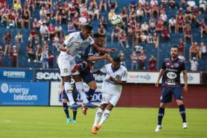 Caxias-RS 1 x 0 São Caetano-SP - Torcedor cai no poço e Grená vence na estreia da D