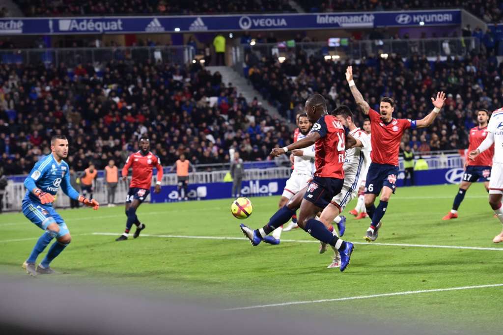 FRANCÊS: Lille empata com Lyon e se aproxima de vaga na Liga dos Campeões