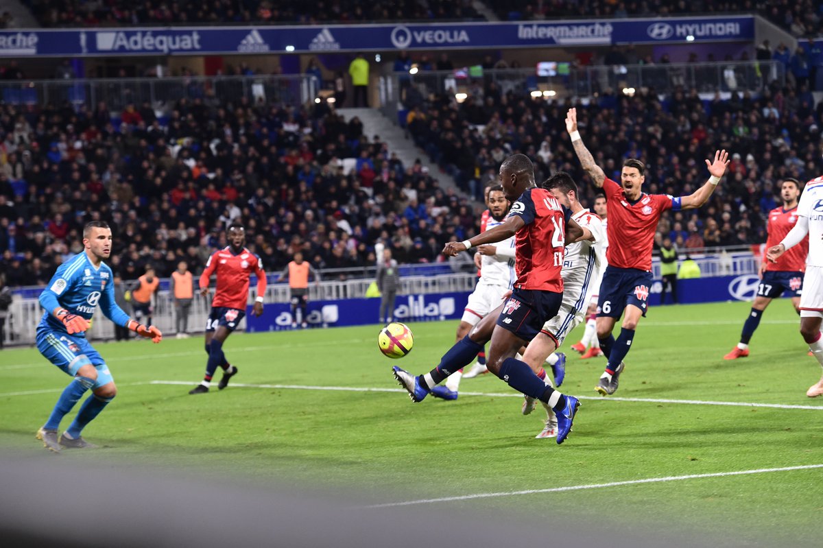 FRANCÊS: Lille empata com Lyon e se aproxima de vaga na Liga dos Campeões
