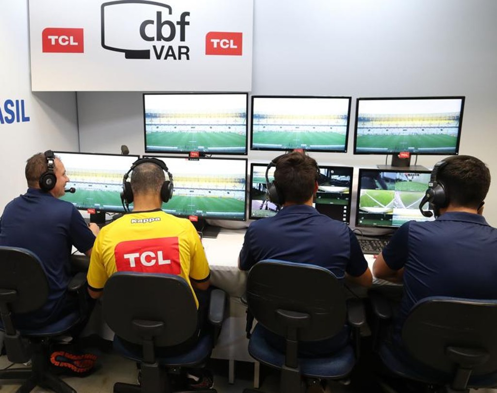 Terceira rodada do Campeonato Brasileiro estremece relação entre clubes e VAR