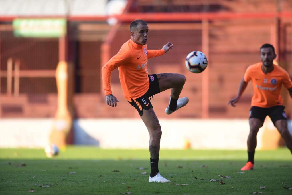 D'Alessandro reencontra família na Argentina e se emociona antes de jogo do Inter