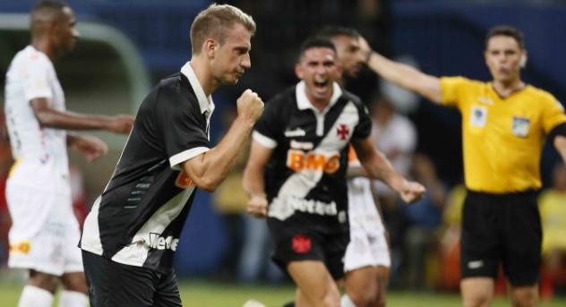 VASCO marcou com Máxi Lopez
