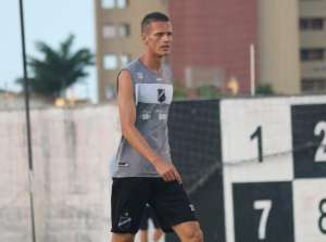 Série C: Zagueiro que estava no São Caetano é apresentado no ABC