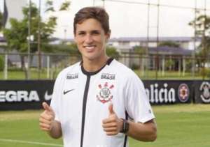 Corinthians ensaia time titular e testa Matheus Vital na vaga de Pedrinho