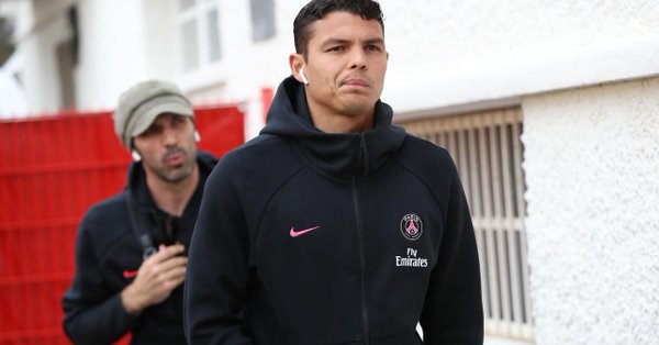 PSG confirma artroscopia no joelho de Thiago Silva a 5 semanas da Copa América