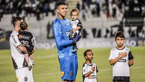 Goleiro da Ponte Preta comemora convocação para Seleção Brasileira Sub-23