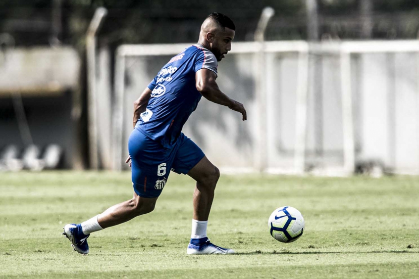 Jorge exalta disputa por titularidade no Santos: ‘A concorrência é boa’