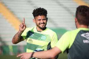 Série B: Guarani mapeia mercado e busca empréstimo de Roberto, reserva na Chapecoense