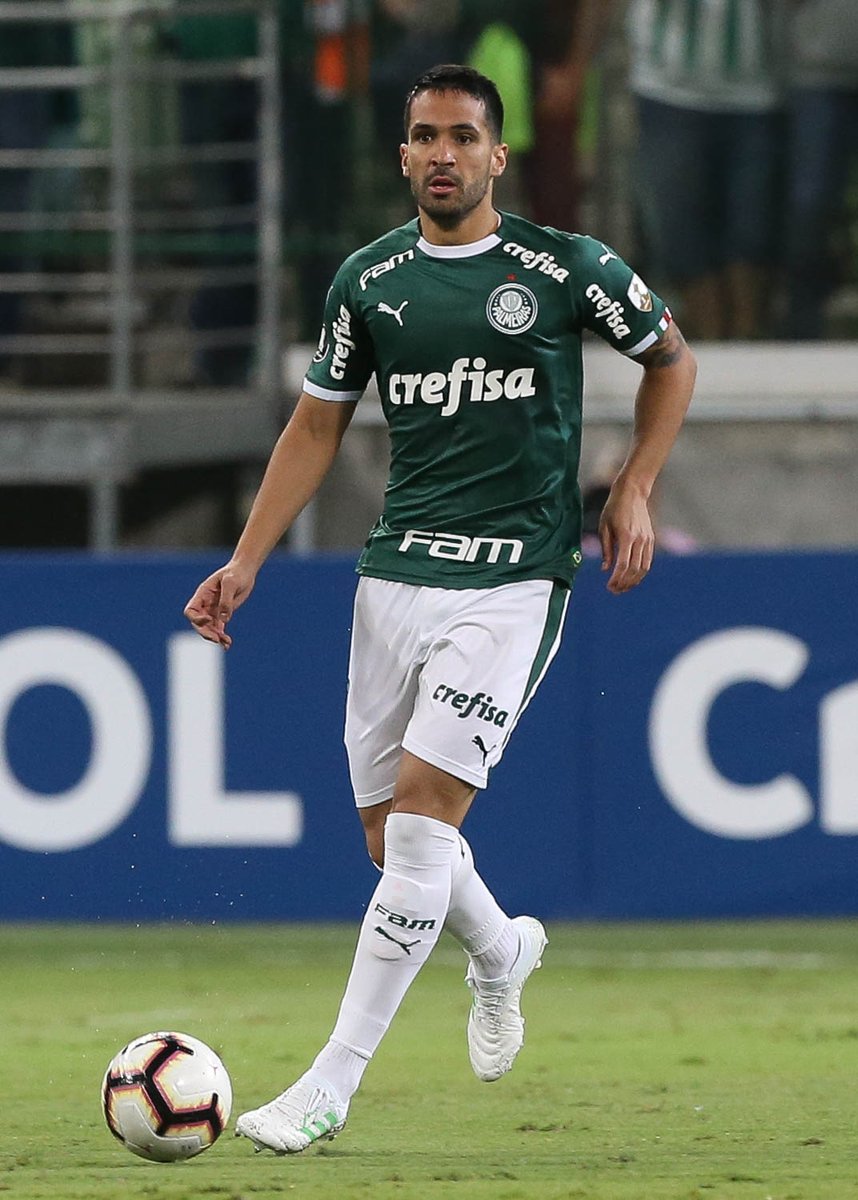 Palmeiras renova contrato com o zagueiro Luan até março de 2023