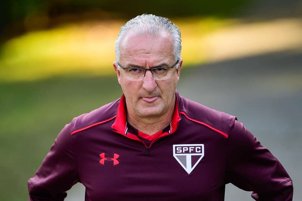 Ex-técnico entra na justiça contra o São Paulo e cobra R$ 1,5 mi