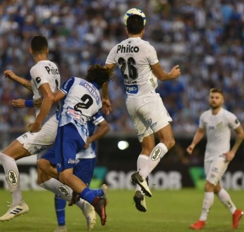 Com Nilton regularizado, CSA quer manter 'padrão de jogo' contra o Avaí